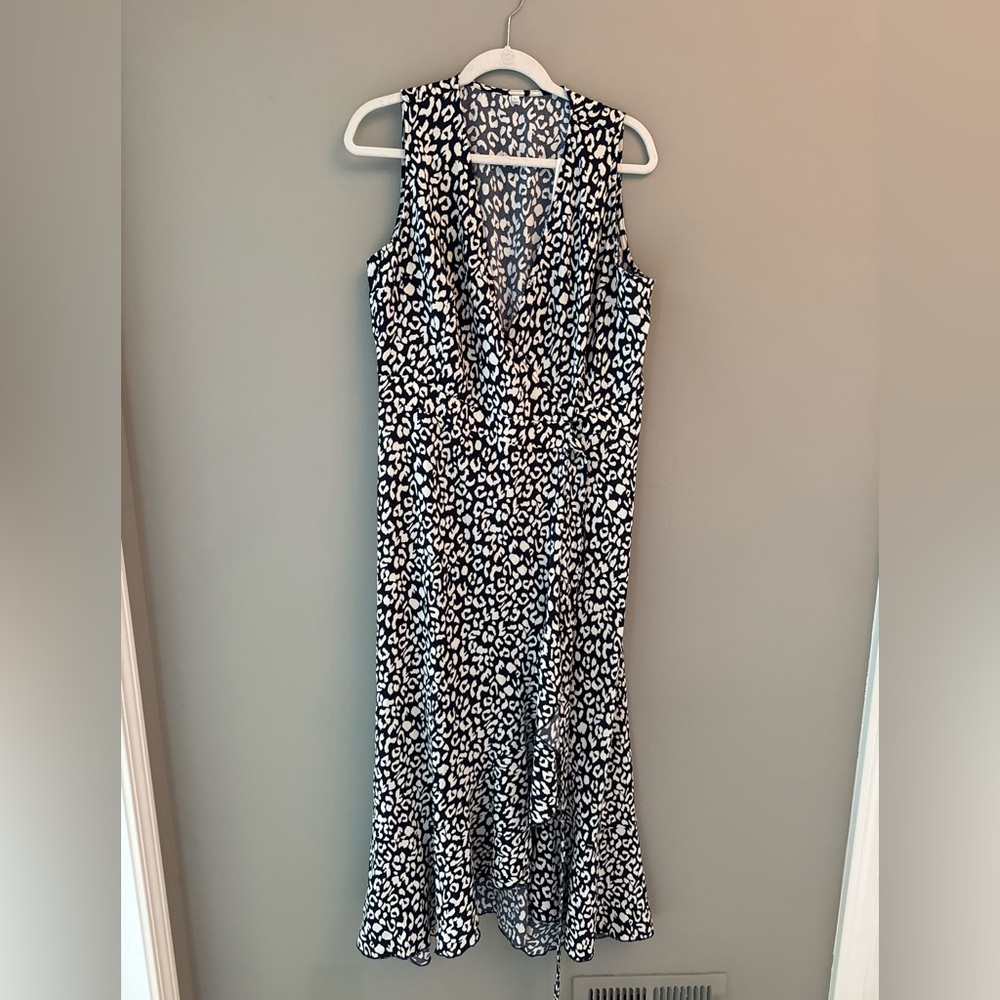 Sleeveless Black & White Leopard Maxi Dress